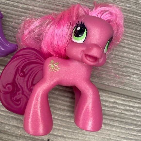 Vintage and newer My little pony and horse lot figurine toys rainbow dash & more - Picture 8 of 12